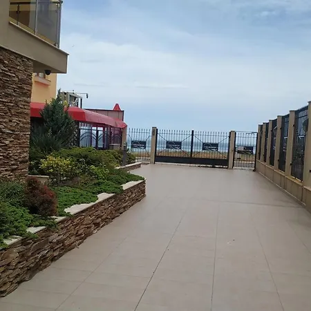 Апартаменты У Моря Horizont Apartment Sozopol